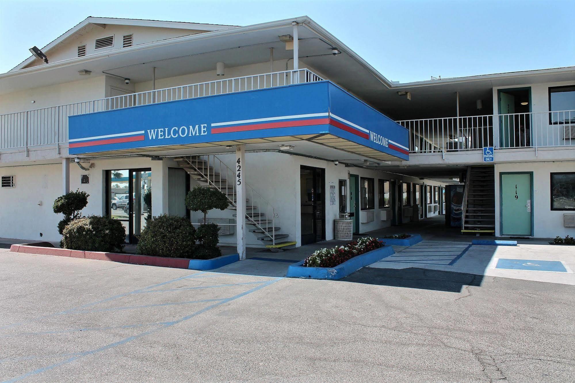 Motel 6-Fresno, Ca - Blackstone North Exterior foto